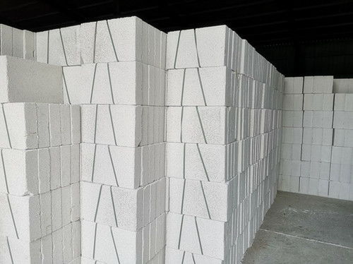 珍珠岩保温板设备厂家及产品解析 以晋江珍珠岩保温板与信阳众圣建材为例